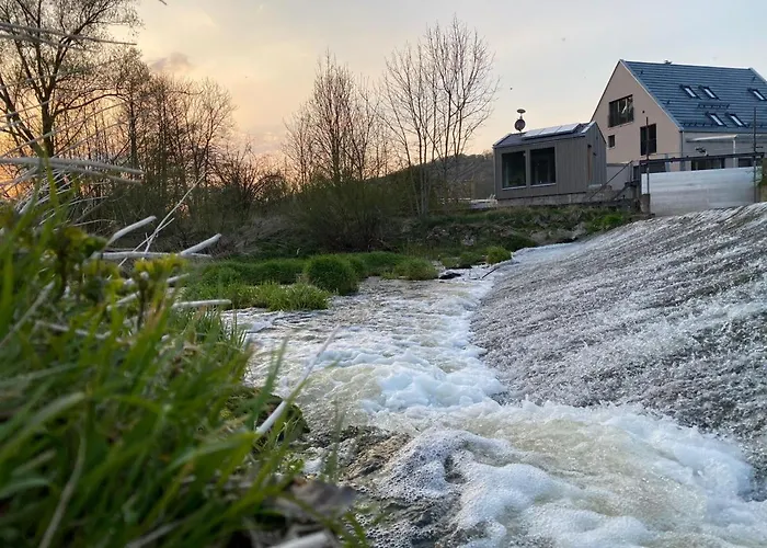 Freistehendes Renkenmühle Näher Kann Man Am Wasser Nicht Wohnen *