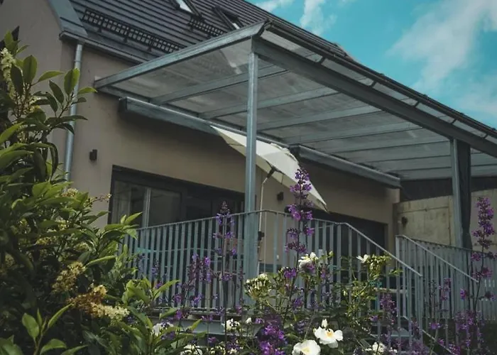 Freistehendes Renkenmühle Näher Kann Man Am Wasser Nicht Wohnen